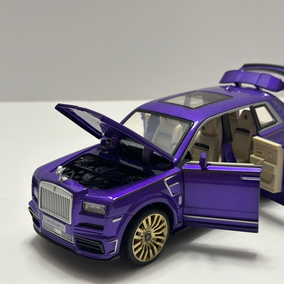 1:24 rolls royce cullinan mansory Diecast with LED HEADLIGHT & TAILLIGHT Purple - Picture 9 of 10